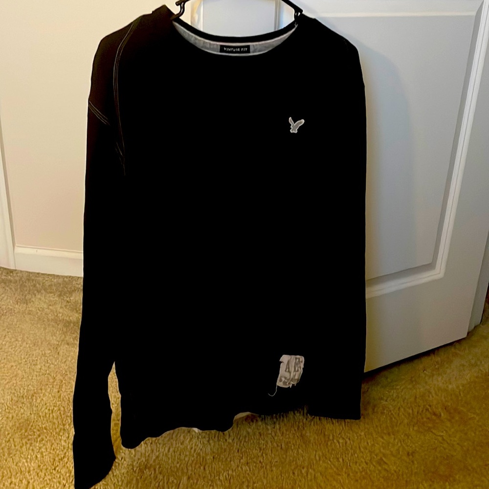 Mens American Eagle top in good condition